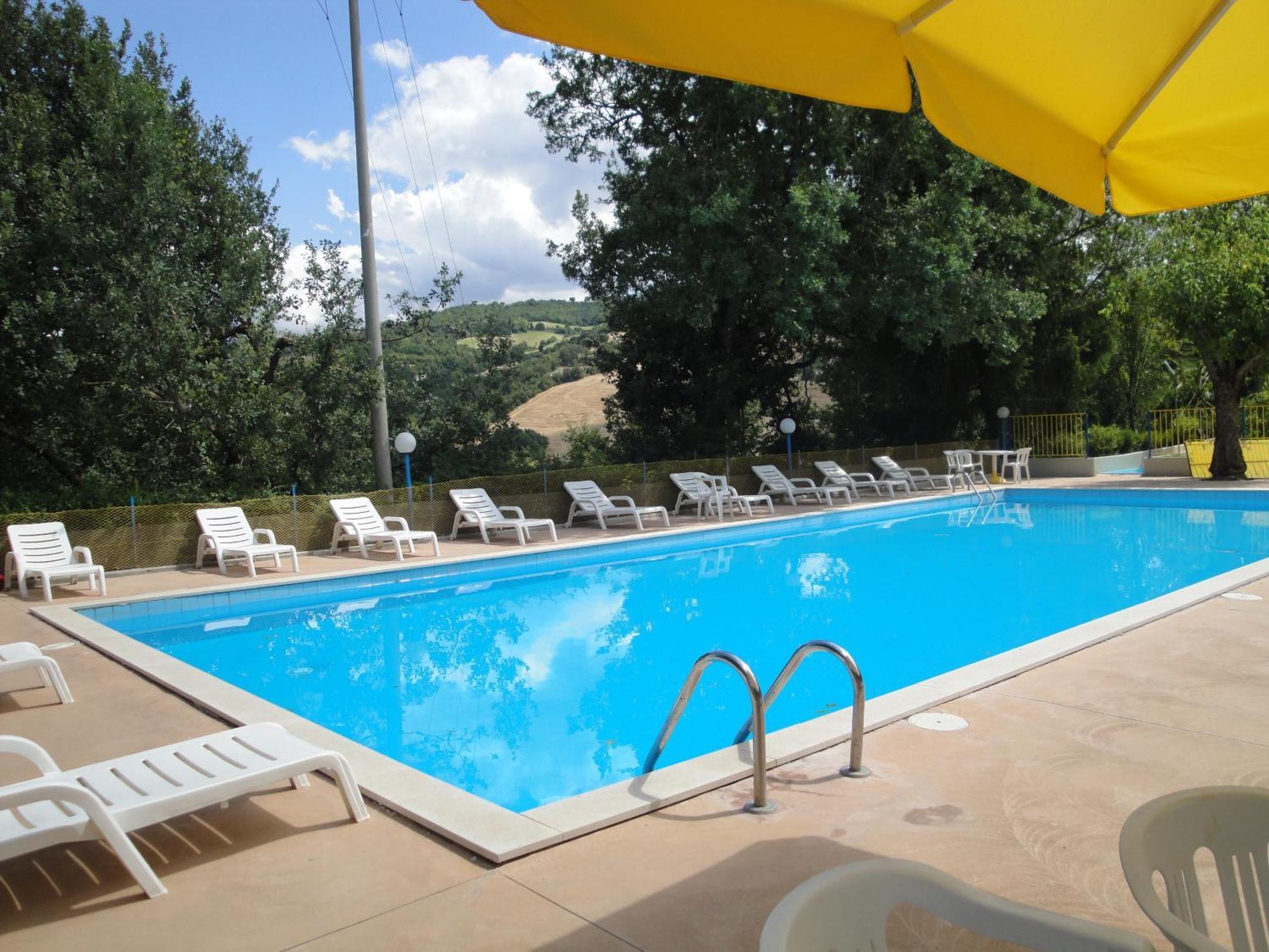אורבינו Hotel La Meridiana מראה חיצוני תמונה