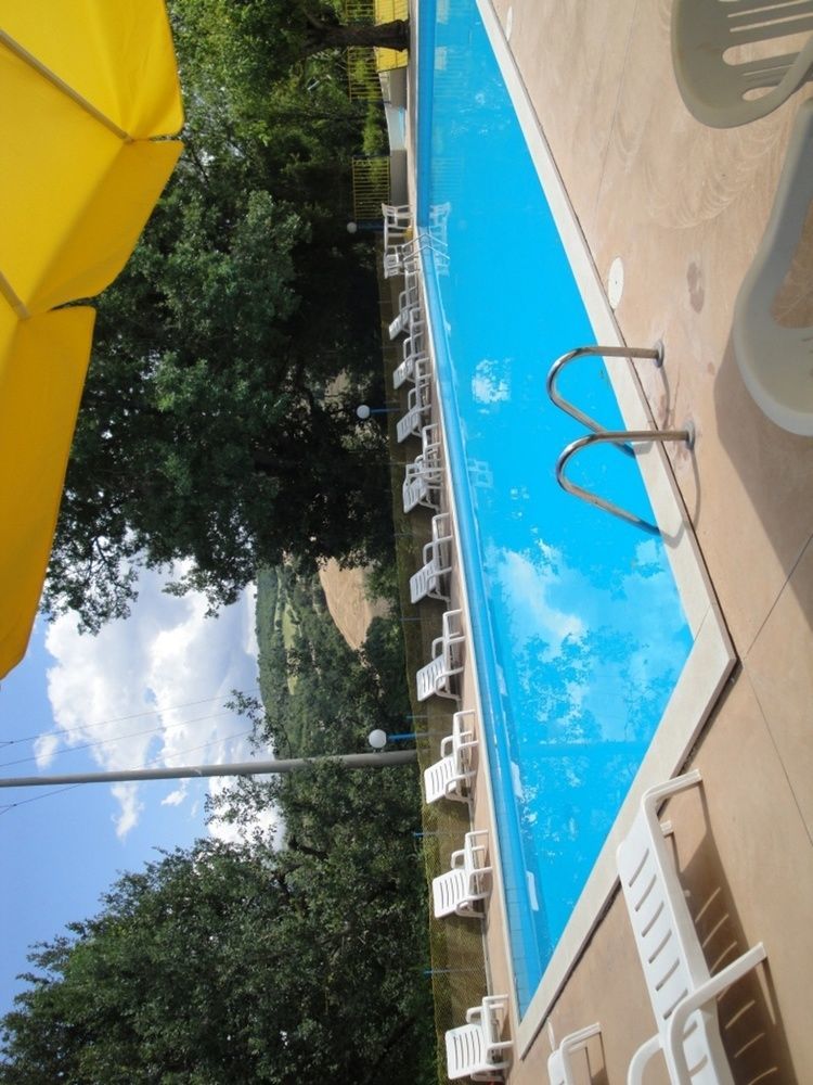 אורבינו Hotel La Meridiana מראה חיצוני תמונה