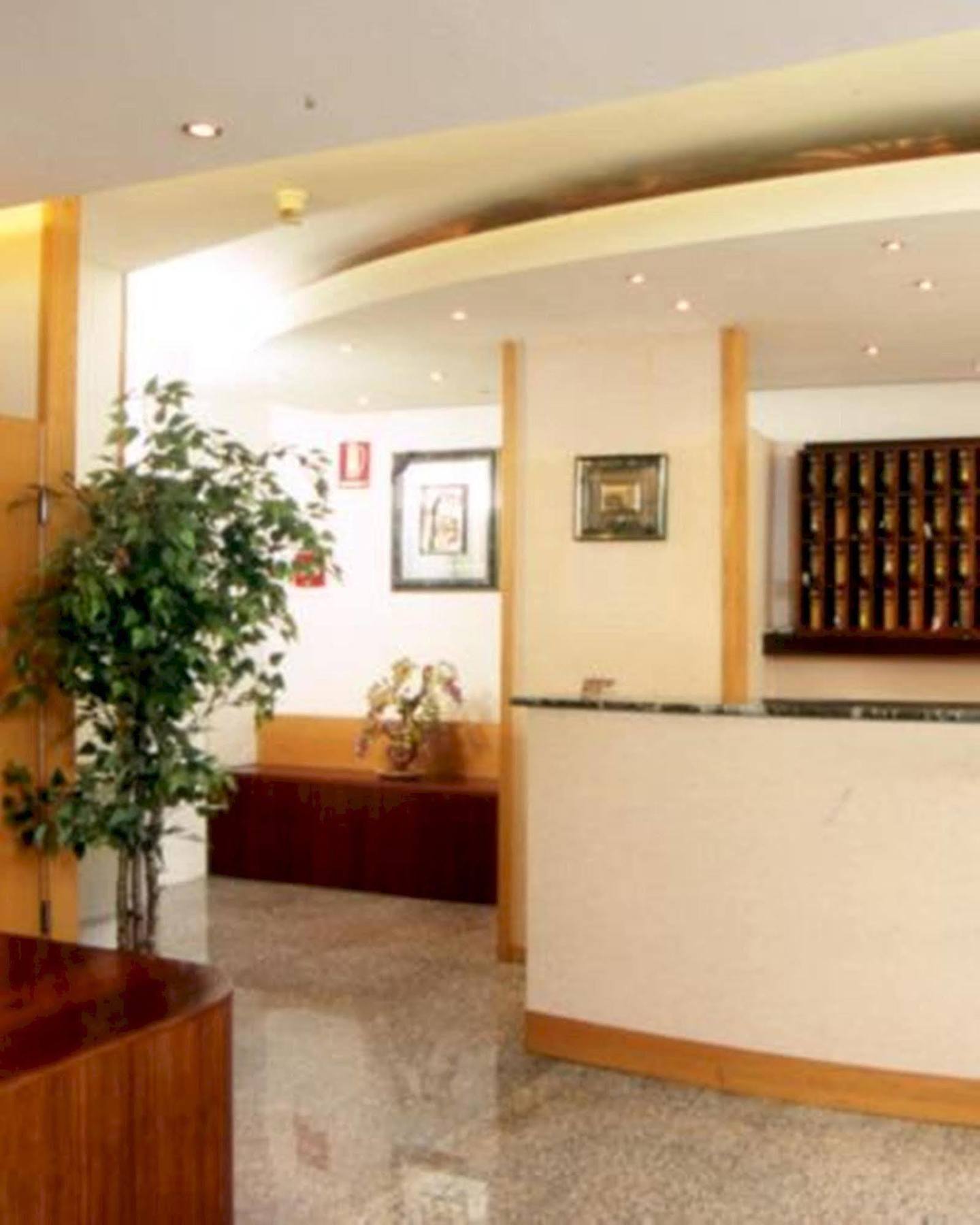 אורבינו Hotel La Meridiana מראה חיצוני תמונה